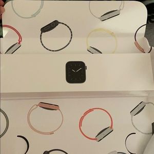 Series 5 Apple Watch 44MM